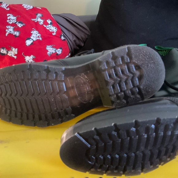 Made in England 11 eye boots - Picture 2 of 2